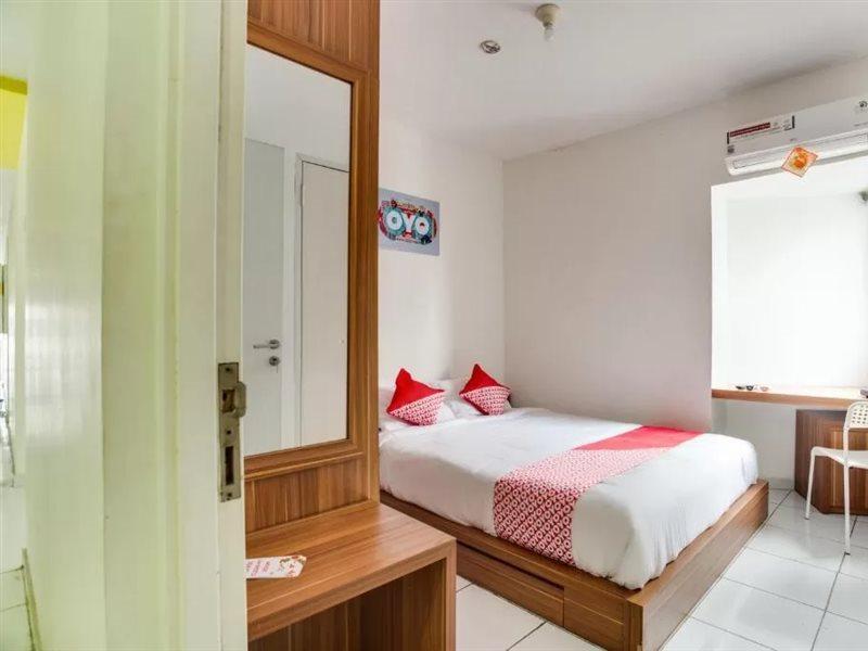 Oyo 3247 Afira Rooms Aeropolis Тангеранг Экстерьер фото