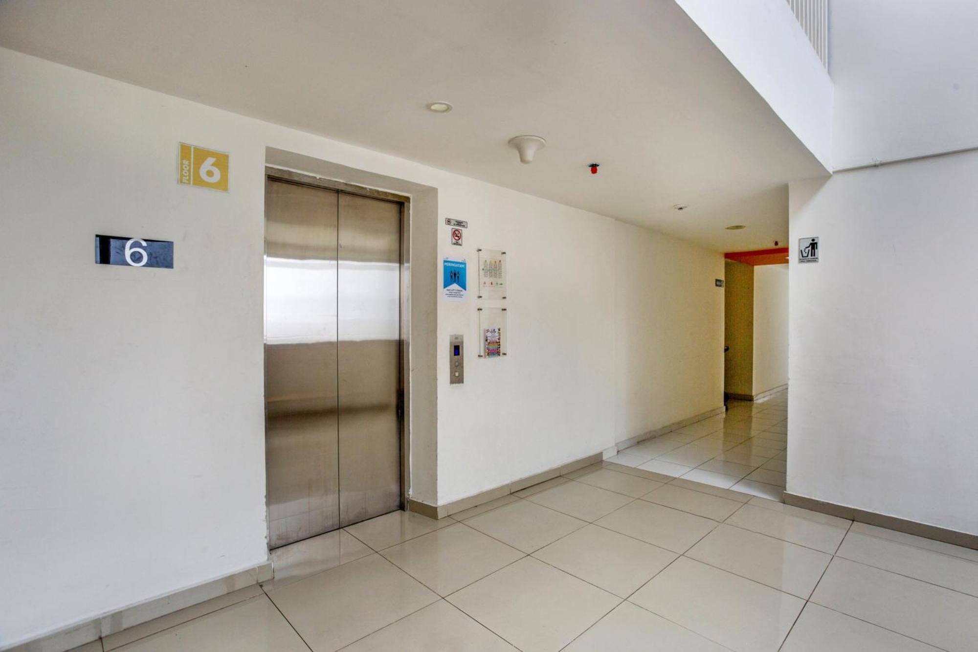 Oyo 3247 Afira Rooms Aeropolis Тангеранг Экстерьер фото